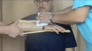 Транспортная иммобилизация при травмах позвоночника, костей таза, верхних и нижн.mp4