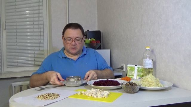 Слоеный салат КУРОЧКА ПОД ШУБОЙ. Отличный рецепт для праздничного стола.
