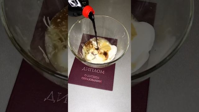 ВКУСНЕЙШАЯ СВИНАЯ #РУЛЬКА, ЗАПЕЧЁННАЯ В ДУХОВКЕ #свинаярулька #рулькавдуховке #рулькавпиве
