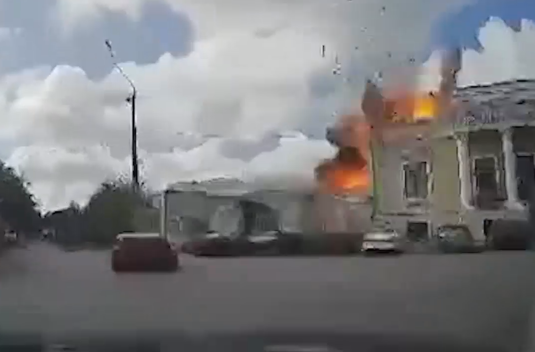 Взрывы над таганрогом. Взрыв в Таганроге 28 июля 2023.