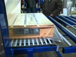 термоусадочный полуавтомат упаковки паллет