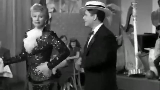 Lucy Ricardo and Ricky Ricardo perform Cuban Pete