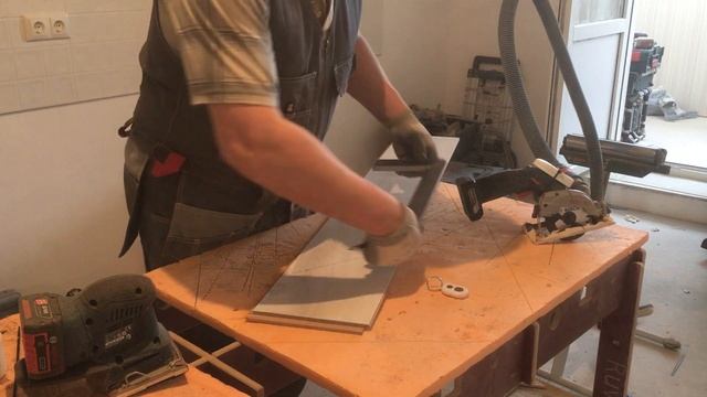 Включение пылесоса с пульта при работе с акк. инструментом смотреть онлайн