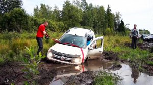 Батя не простит такое. Парень топит Дастер в болоте. УАЗ Патриот, Хантер, Нива, ГАЗ, Nissan Patrol,