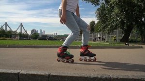 Съезжаем с бордюров! (микровыпуск) | Школа роликов RollerLine Роллерлайн в Москве