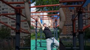 Гуляя по району не смог пройти мимо спортивных площадок !!! 🤪🤪🤪