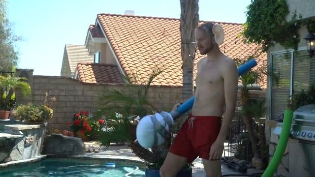 DON’T Fall off the Plank into the Pool *Jousting Challenge!* смотреть онлайн