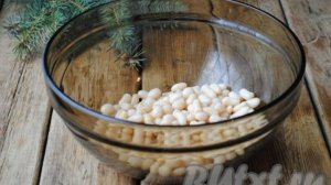 Салат с фасолью и куриными сердечками