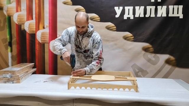 Крепление удочек на стену