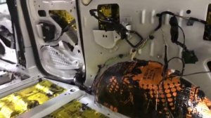 Пежо Партнёр шумоизоляция. Делаем новую, так как эффективных заводских материалов мы тут не нашли