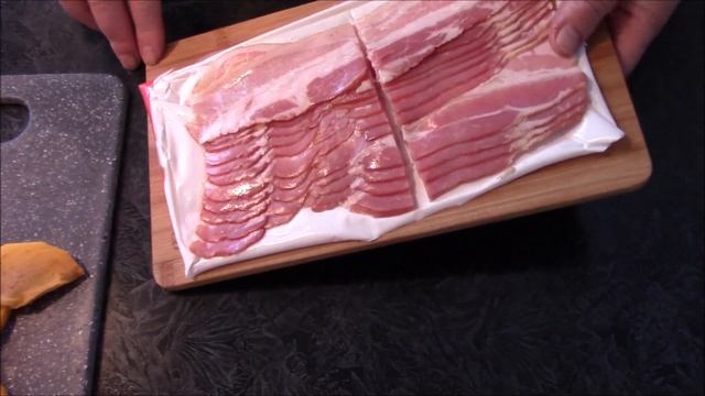 Экзотическая закуска для праздничного стола. Закуска из хурмы с беконом.