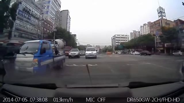 BlackVue DR650GW-2CH.  Видеозапись днём - задняя камера смотреть онлайн