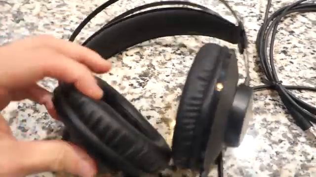 AKG K72 Headphones (Review) смотреть онлайн