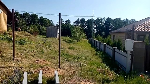 Монтаж Забора из штакетника на склоне по этапам.