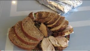 Мясо в фольге вместо колбасы  Вкусно и полезно.