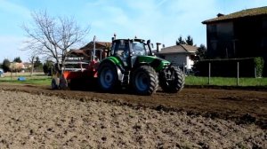 Работа по планировке футбольного поля. Планировщик Rossetto LGL 45 и трактор Deutz-Fahr Agrotron