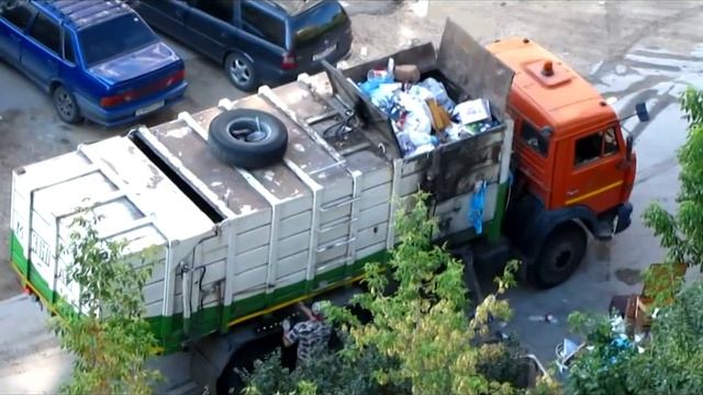Мусоровоз КАМАЗ. KAMAZ garbage truck