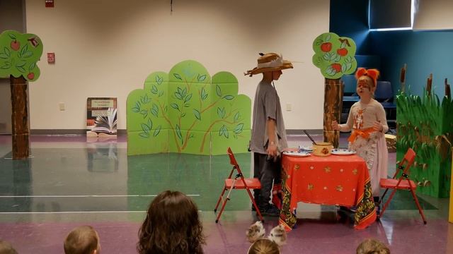 В гостях у сказки. Школьный спектакль. смотреть онлайн