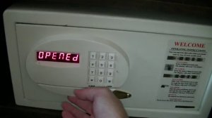 Никогда не доверяйте сейфам в отелях