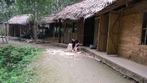PRIMITIVE SKILLS: Paint the house to protect the earth wall with lime powder