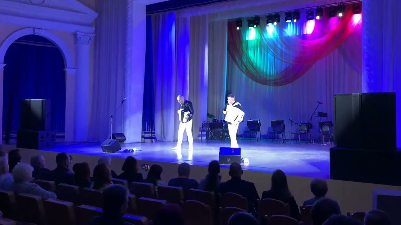 Дуэт Штрихкод. «Зима» Вивальди смотреть онлайн