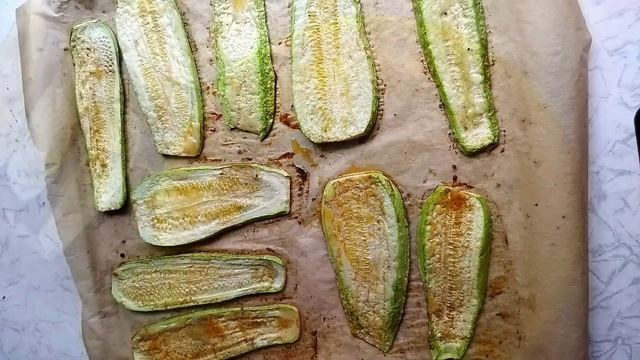 Эти КАБАЧКИ разлетаются на УРА! Шикарный рецепт из кабачков! Очень вкусные рулетики из кабачков смотреть онлайн