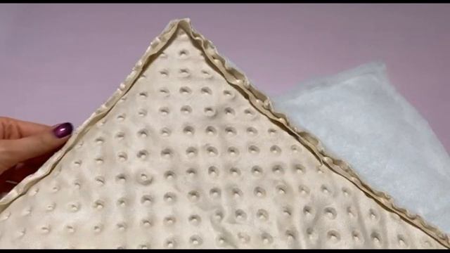 ШЬЕМ КОВРИК - ЛЕЖАНКУ ДЛЯ СОБАКИ И ПОДУШКУ КОСТОЧКУ // ШЬЮ ДЛЯ ЖИВОТНЫХ смотреть онлайн