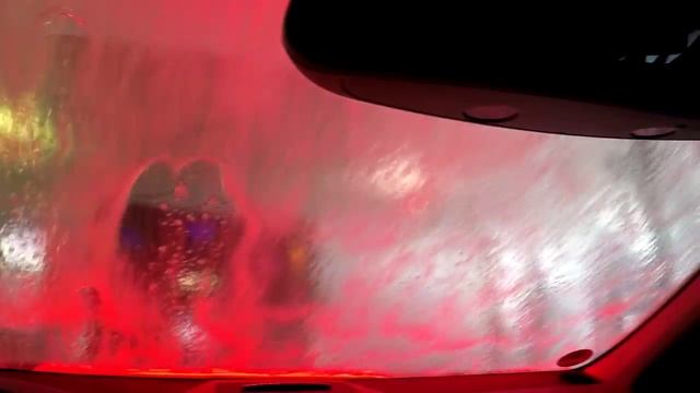 Как моют машины в Германии. Умная автоматическая мойка. смотреть онлайн