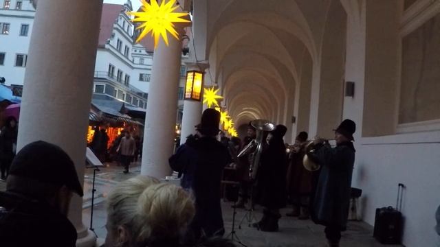 Уличные музыканты Дрезден Рождество смотреть онлайн