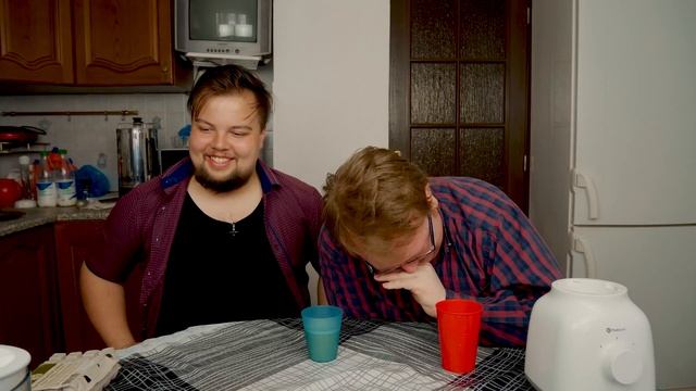 ТРЭШ БЛЕНДЕР - ПАКЕТЫ ПОЛНЫЕ ДО КРАЁВ смотреть онлайн