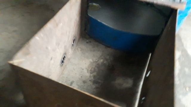 Коптилка своими руками. Очень хороши вариант. Скоро добавлю видео как коптить курдюк.
