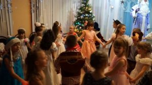 Новогодняя песня "Хорошо, что каждый год к нам приходит Новый год", Рук. :Кокшарова Ольга Викторовн