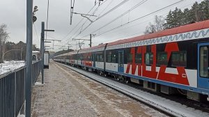 Электровоз ВЛ10у-061 с грузовым поездом на перегоне Нахабино-Павшино. #ржд #вл10 #грузовойпоезд