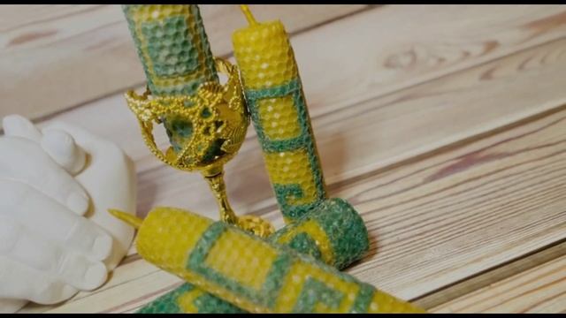 Свеча из вощины "Денежная девятка"