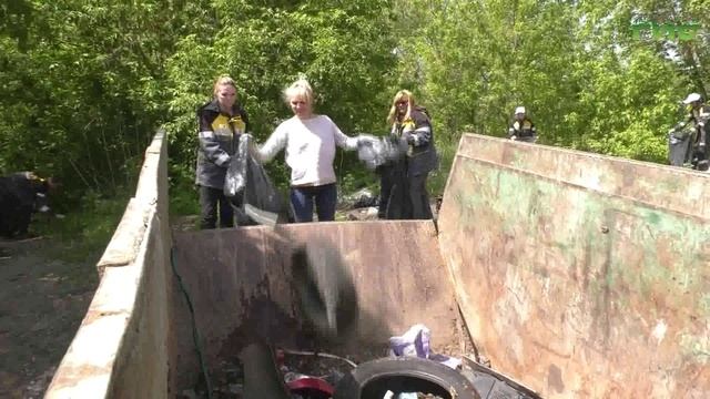 В Куйбышевском районе Самары активисты привели в порядок берег реки Татьянка