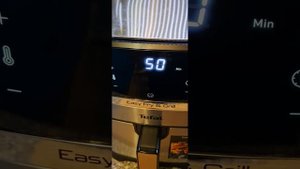 Мульти піч Easy Fry & Grill Precision+ , EY505D15, готуємо гомілки