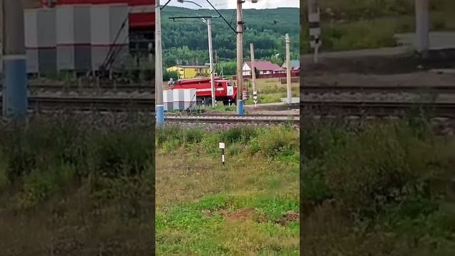 В Усть-Куте горит дом в микрорайоне Кирзавод смотреть онлайн