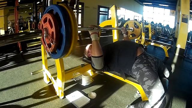 Д 2, Жим штанги лежа, 75 кг, 1 подход. смотреть онлайн