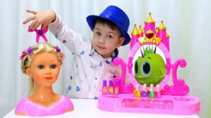 Рома и Хелпик в салоне красоты для детей! Играем в салон красоты Pretend play beauty salon for kids