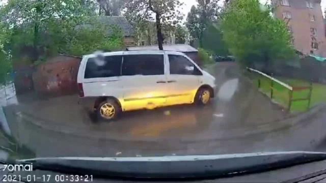 Примите, будь ласка, повесточку и искренние соболезнования...