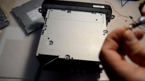 Как сделать линейные выходы в VW RCD-310. Подключение сабвуфера к штатной магнитоле. RCA-разъемы.