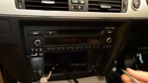 Снятие и замена головного устроства (магнитолы) BMW E90
