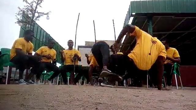 ATISSOU CAPOEIRA du togo roda de Valentin et Mathias смотреть онлайн