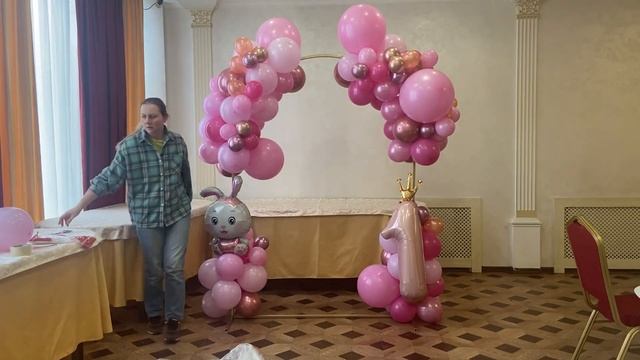 Фотозона из шаров на каркасе