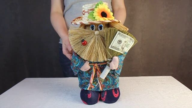 Домовичок с веником Кузьмич / Домовой с веником смотреть онлайн