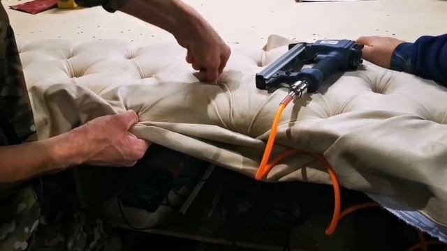 Каретная стяжка /как перетянуть мебель/ мягкая мебель #каретнаястяжка#столярка#своимируками