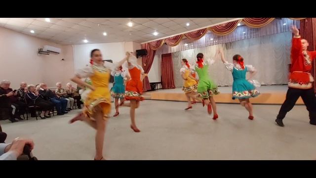 "Вдоль деревни" (русский танец), ансамбль танца "Кудринка", 03.05.2022, концерт в СРЦ ВВ и ВС