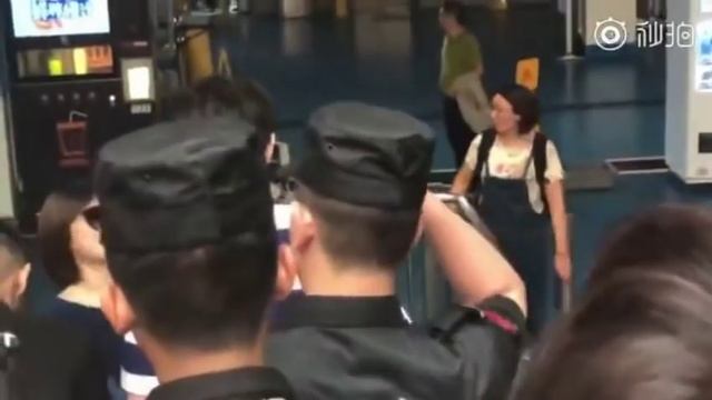 迪玛希Dimash20180616  Dimash arrived at Shenzhen airport. from Beijing to Shenzhen