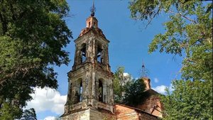 В заброшенной деревне Ивановской области. Руины Покровской церкви.
