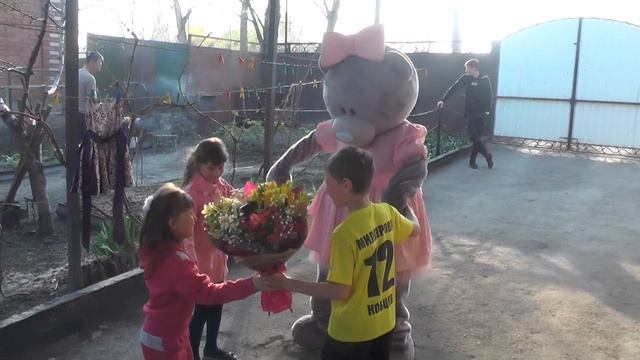 СЮРПРИЗ УДАЛСЯ . Эмоции зашкаливают. Мишка Тедди. Поздравление смотреть онлайн